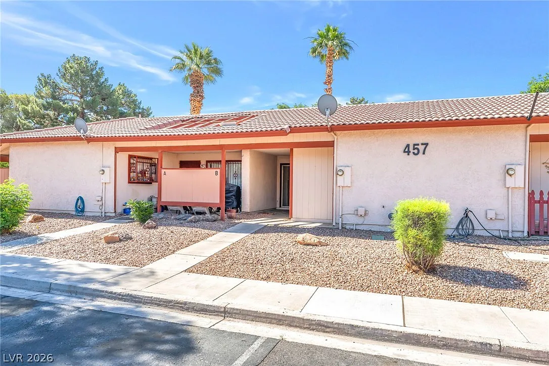 1 bed, 1.0 bath, 599 sqft, $1,000 — Photo 2
