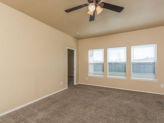 3rd image of 1004 Don Martinsa Dr