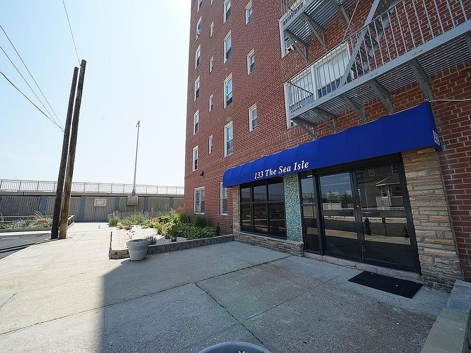 1st image of 133 120th Bch Unit 6-A