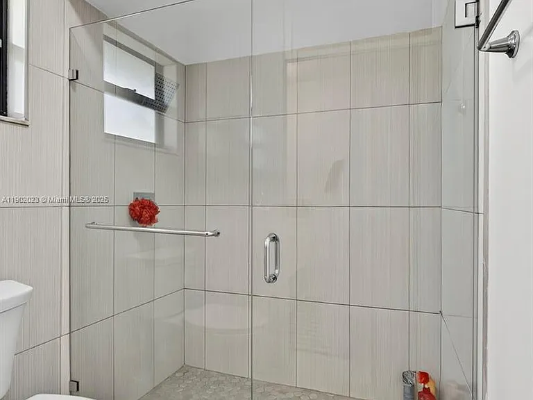 100 Miramar Ave — Photo 23