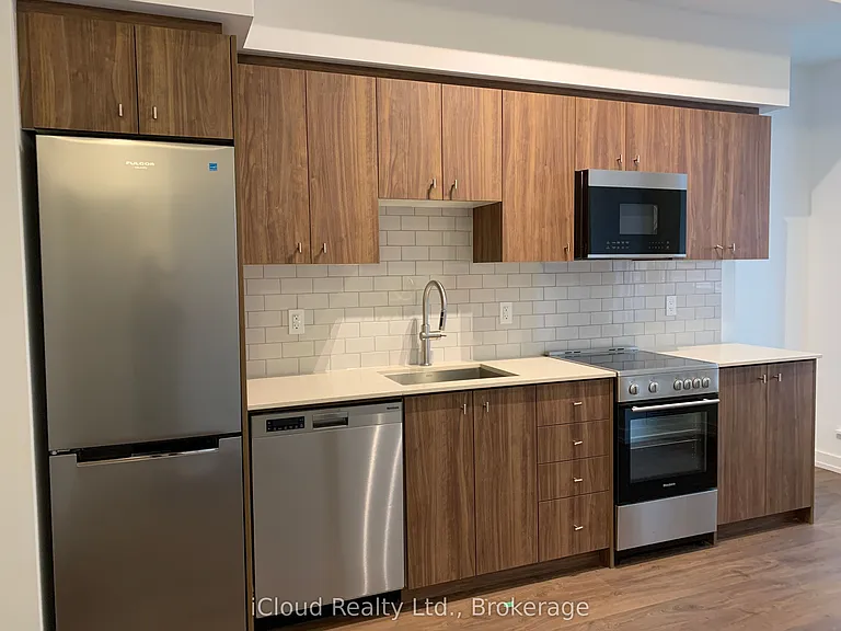 15 Wellington St S #211 — Photo 12