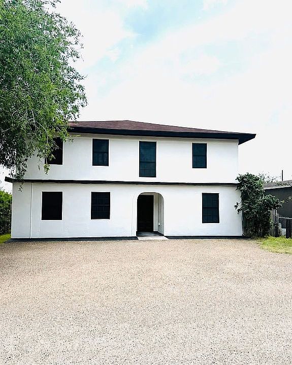 1st image of 130 Forest Ave