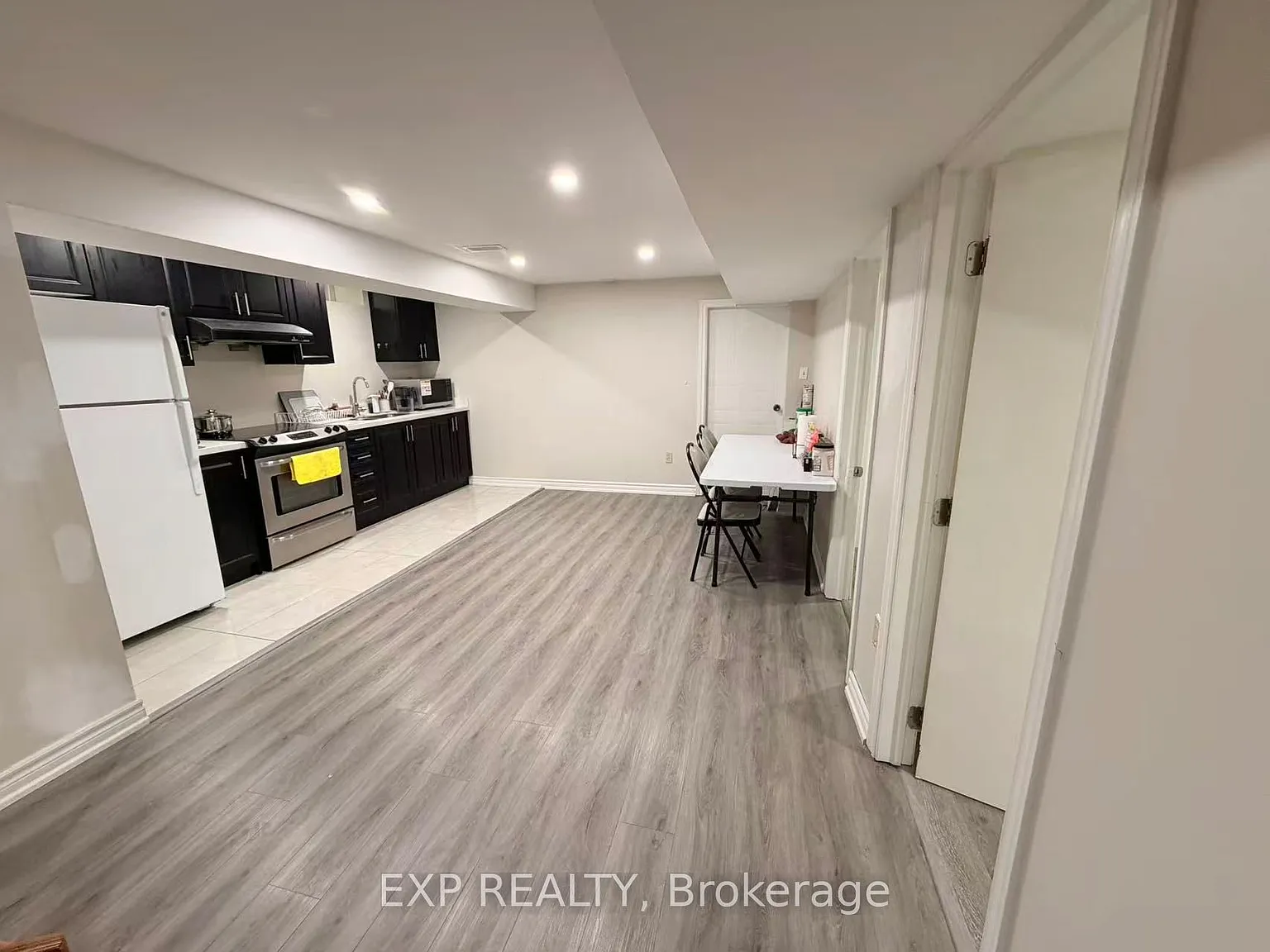 3 bed, $2,150 — Photo 2