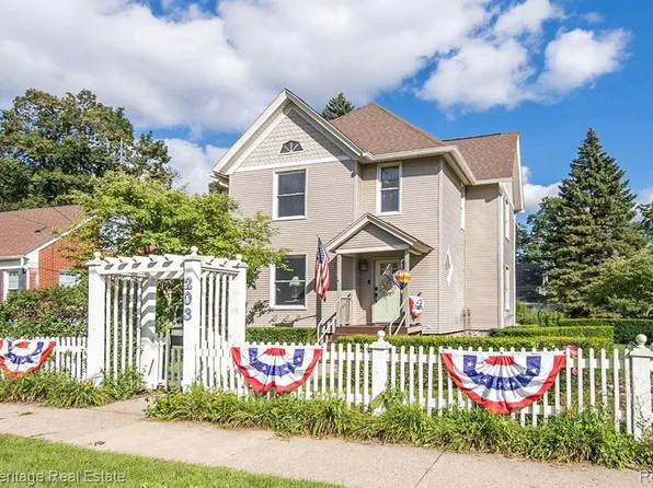 203 N Court St, Howell, MI 48843
