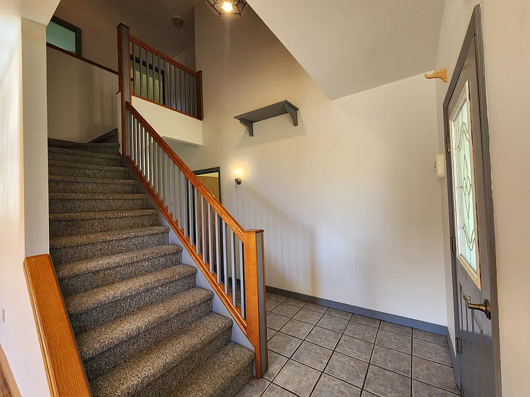 109 N Hollow Rd — Photo 23
