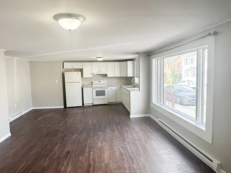 11 N Chestnut St #1 — Photo 2