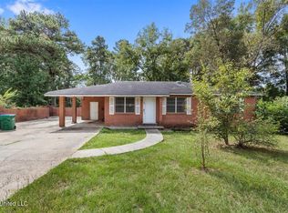 1104 Fairview Dr, Waynesboro, MS 39367