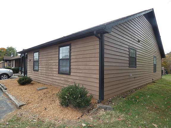 3rd image of 718 Carolina Ave