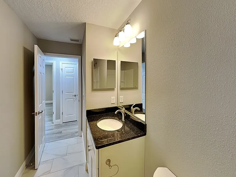 2082 W Swanson Dr — Photo 8