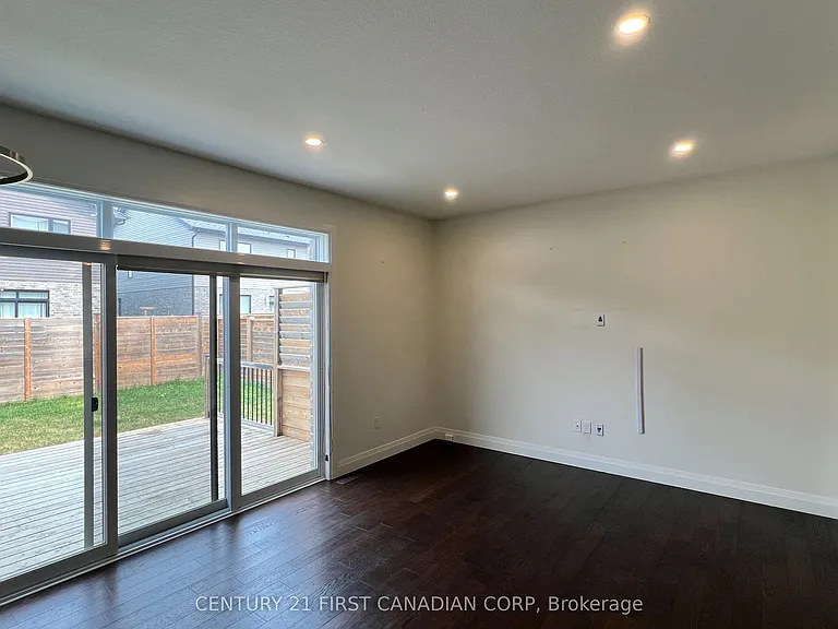 1660 Valhalla St — Photo 6