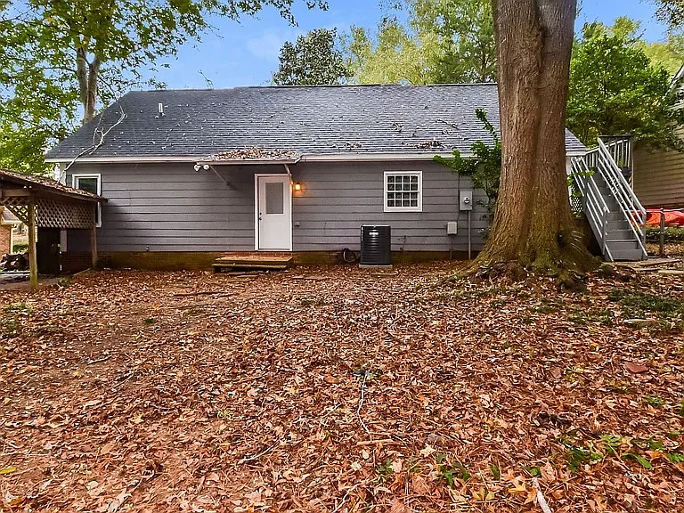 242 Holmsbury Rd — Photo 12