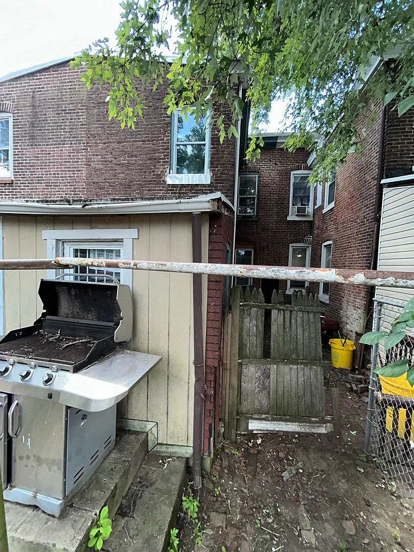 22 Houghton Ave — Photo 4