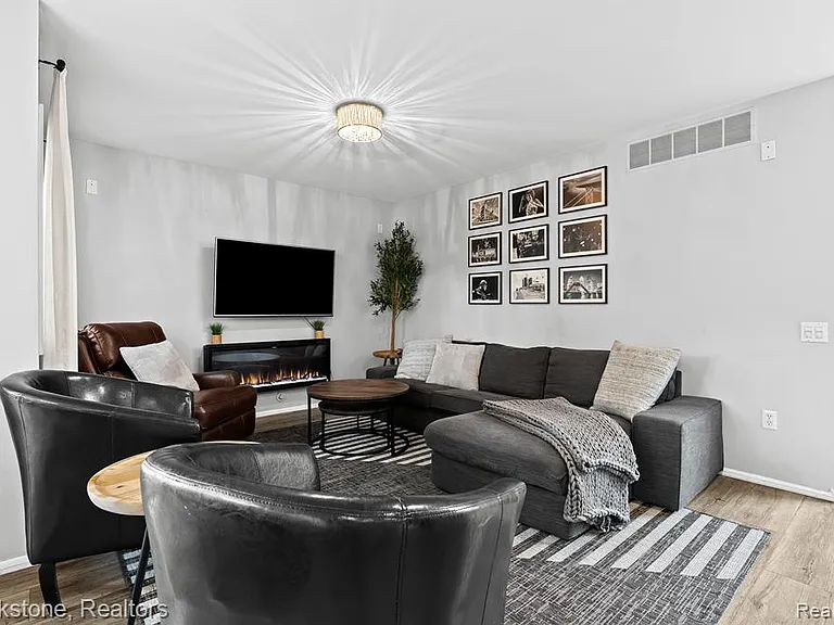 400 La Plaza Ct — Photo 12