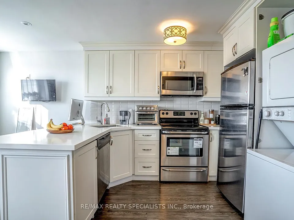 6 Brant Ave #1