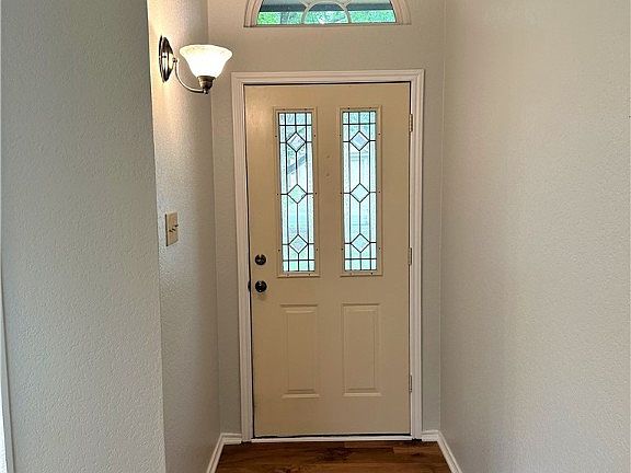 4th image of 709 Antelope Trl