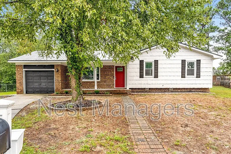 3 bed, 2.0 bath, 1186 sqft, $1,495 — Photo 1