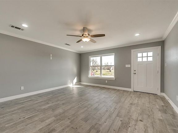 5th image of 2308 Bourland St