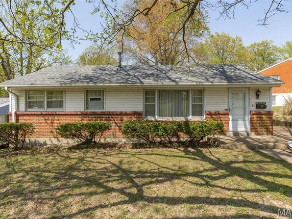 8907 Spur Ln, Saint Louis, MO 63121