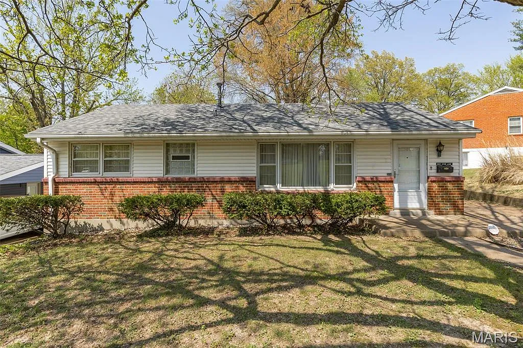8907 Spur Ln photo 1