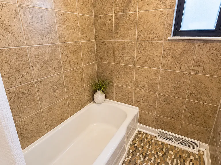 735 N Highland Ave #3 — Photo 32