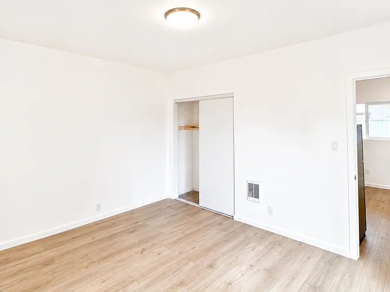 834 Linden Ave #B — Photo 4