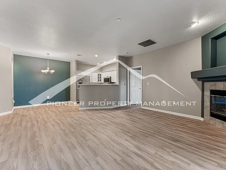 7459 S Alkire St #102 — Photo 2