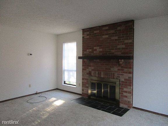 2nd image of 3369 Edgebrook Dr