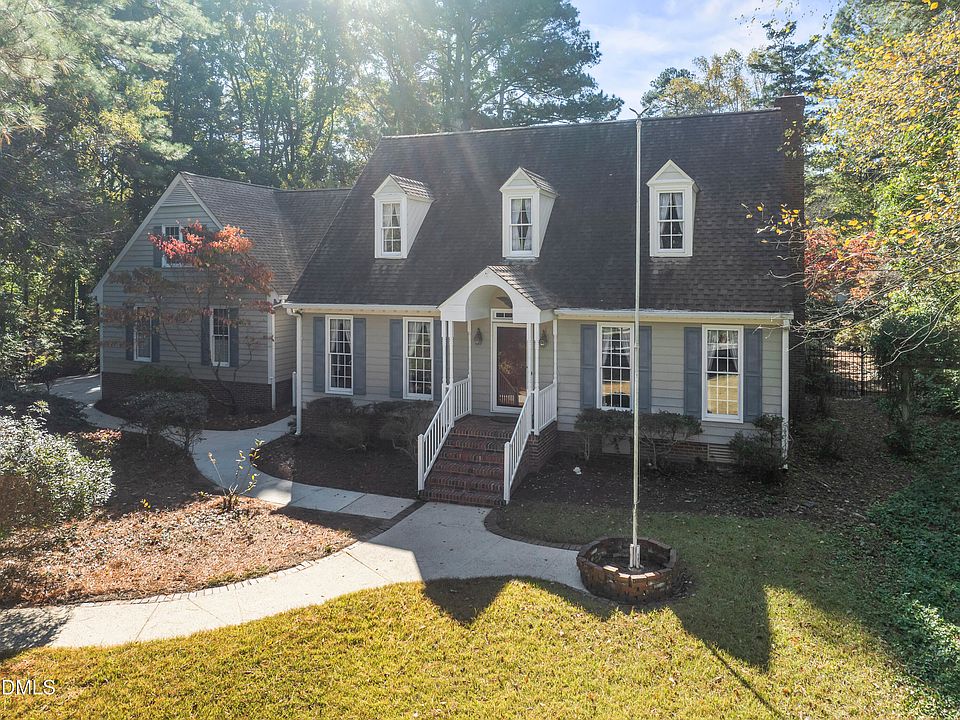 1st image of 909 Willow Run South Dr