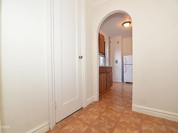 5th image of 1715 Walton Ave APT 1E