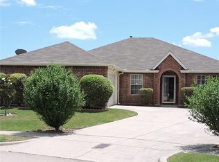 8201 Summerview Ct, Fort Worth, TX 76123