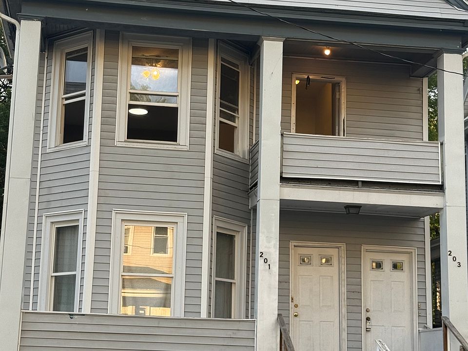 2nd image of 201-203 Linden St #2