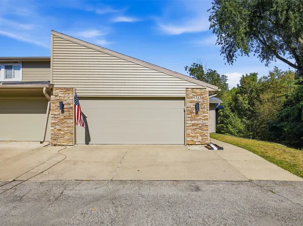 1745 Applewood Ct NE, Cedar Rapids, IA 52402