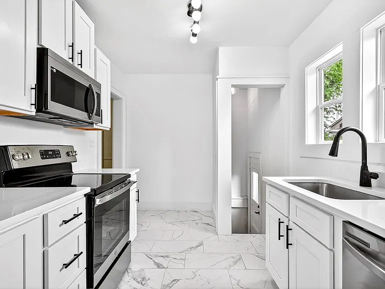 620 S Weller Ave — Photo 17