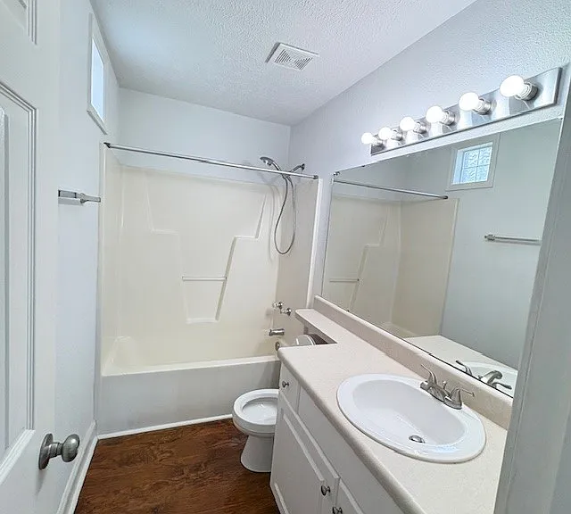 114 John Ct — Photo 12