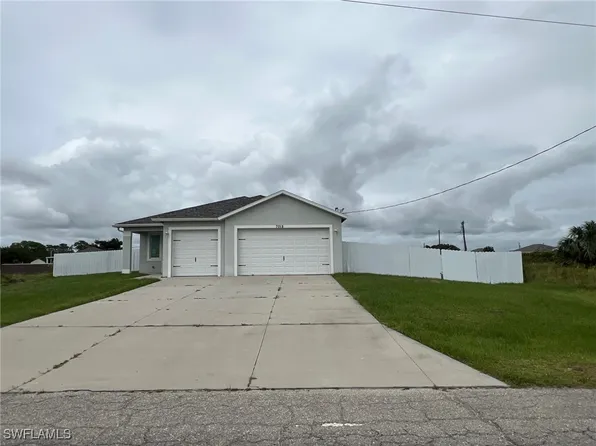 7015 Burma Cir, Labelle, FL 33935