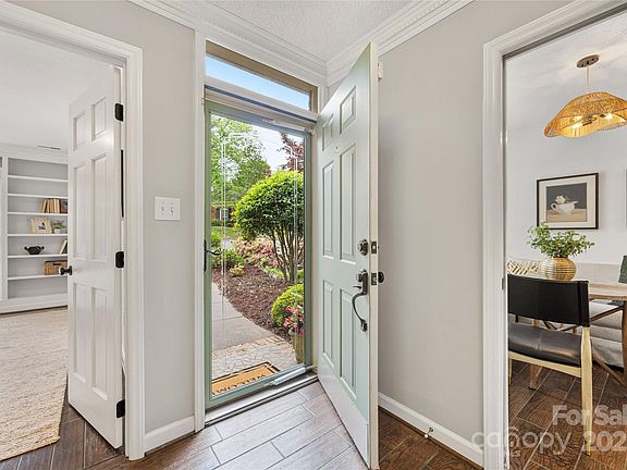 2nd image of 4360 Woodglen Ln