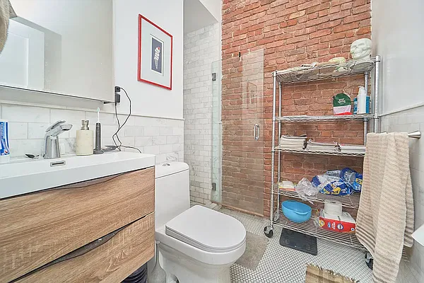 Bathroom, photo 1