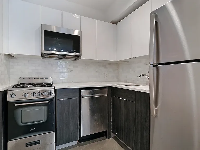 132 E 96th St #4B — Photo 4