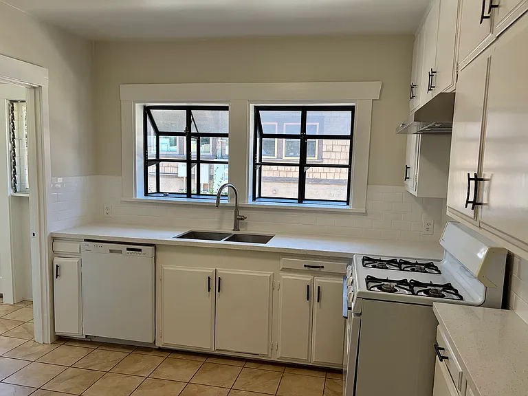 1321 Marengo Ave — Photo 10