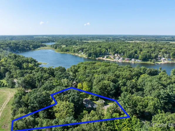 7450 Pine Ridge Dr NE, Belding, MI 48809