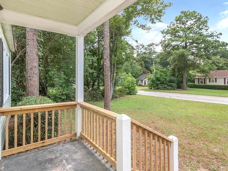 4904 Auburn Dr N — Photo 24