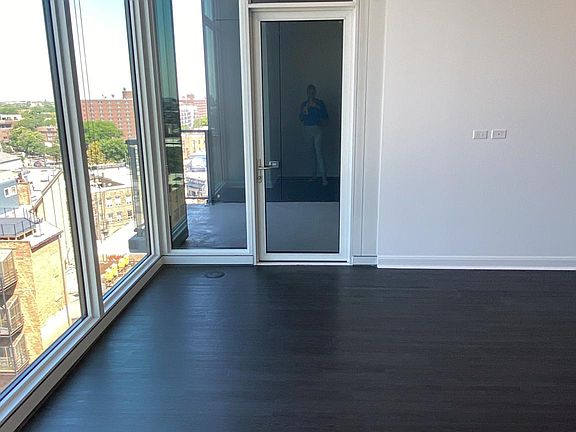 3rd image of 2470 N Lincoln Ave #1015