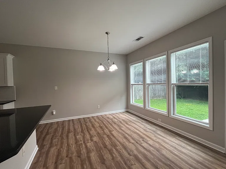 2501 Southhaven Ln — Photo 16