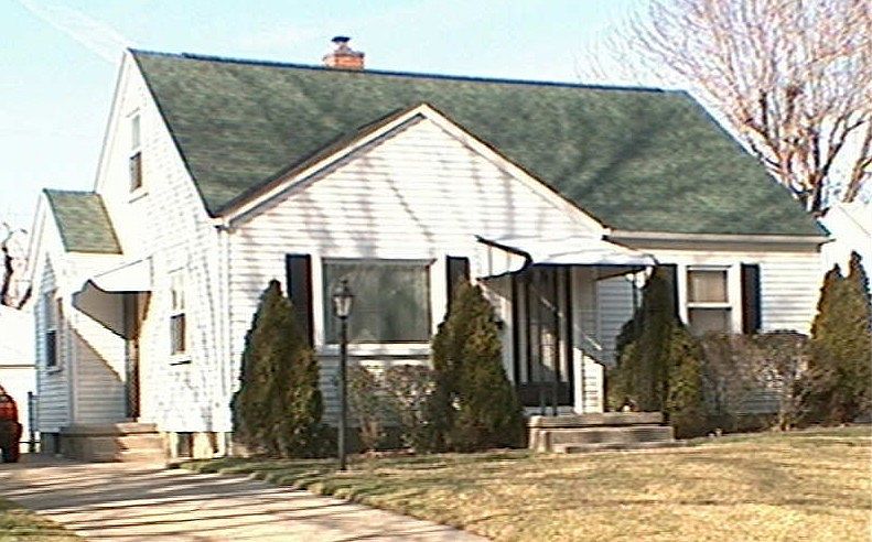 1st image of 3231 Medina Ave