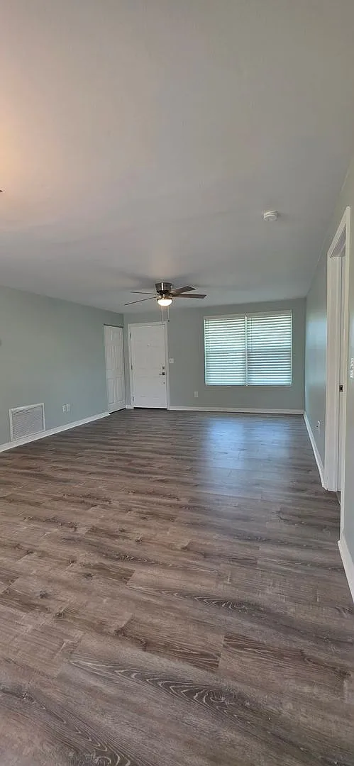 Beautifully updated 2-bedroom, 2-bath single-family home with a bonus room in Spring Hill! — Photo 3