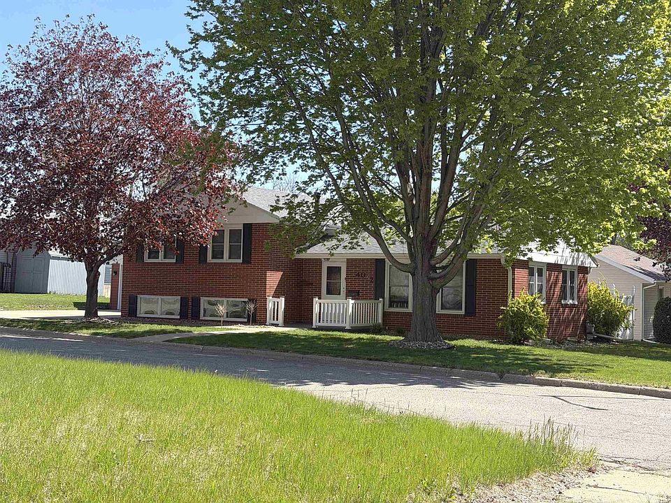 1st image of 402 N 14th St