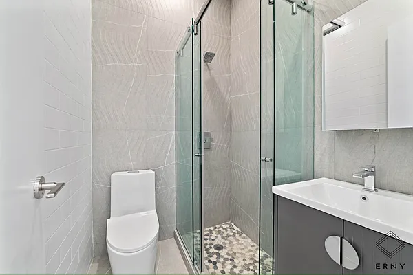 Rented by ERNY LLC | media 6