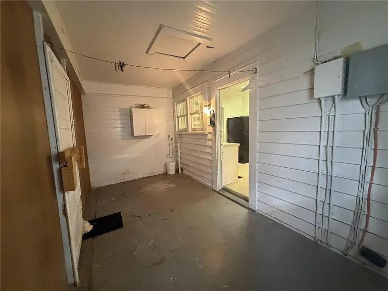 2353 Shelby St — Photo 15