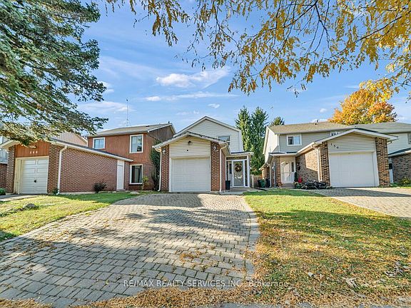 4th image of 158 Fanshawe Dr
