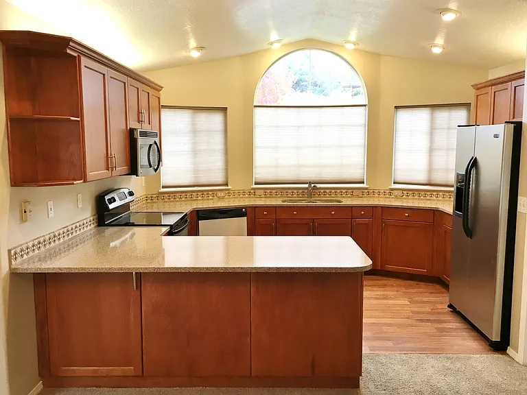 885 E Monarch St — Photo 10